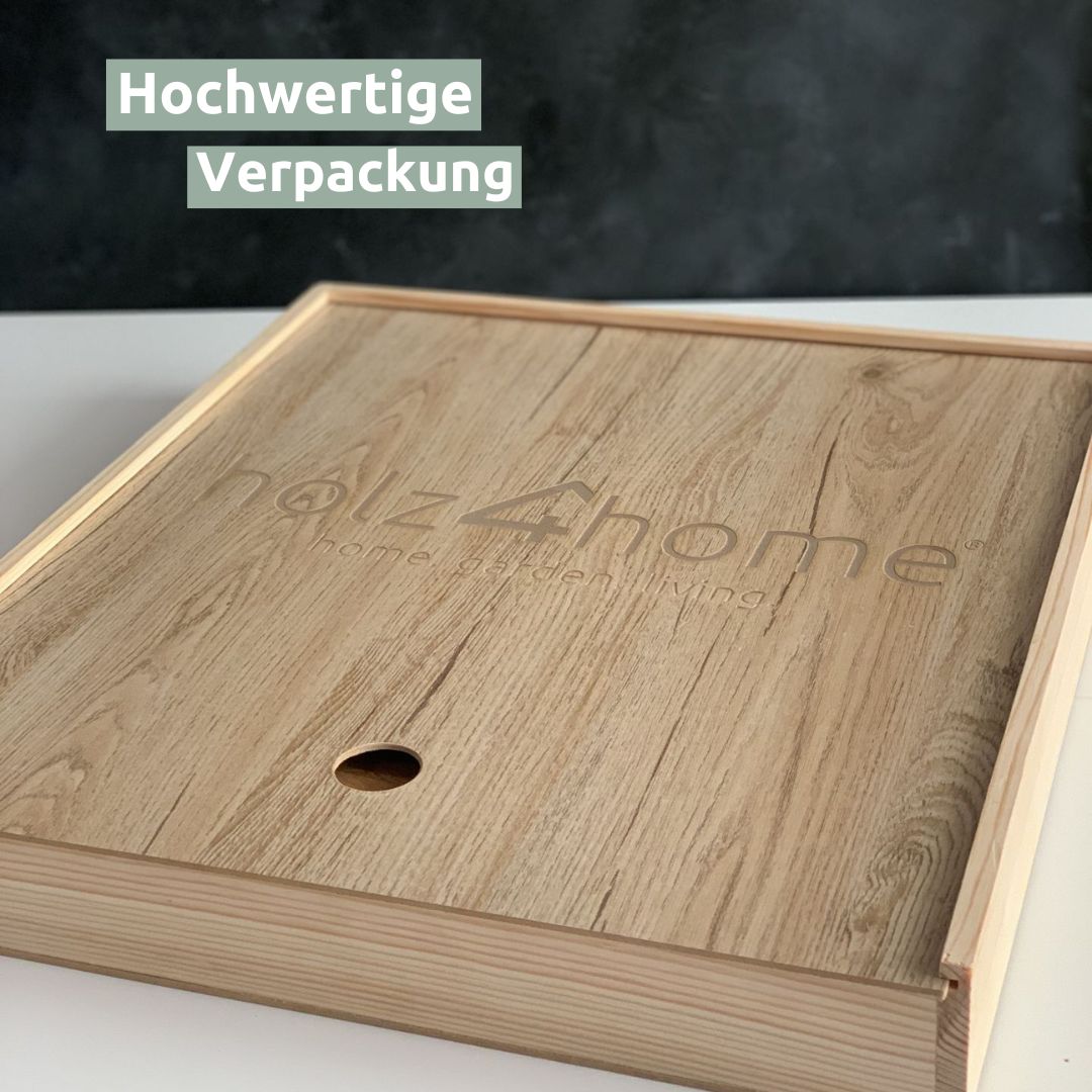 Gesloten houten geschenkdoos met holz4home-gravure voor de snijplankenset