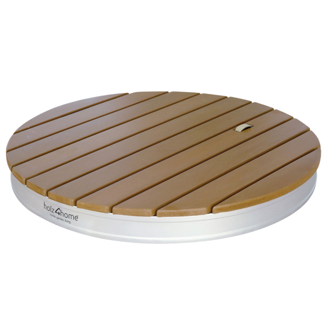 Ronde vloerdouche met bruine WPC-lamellen en witte aluminium sokkel, tuindouche in schuin aanzicht