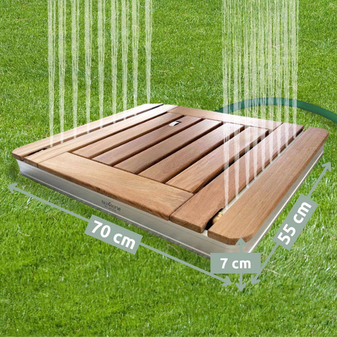 Maatbeeld van de hoekige teakhouten vloerdouche: 70 cm lang, 55 cm breed, 7 cm hoog, met fonteinen