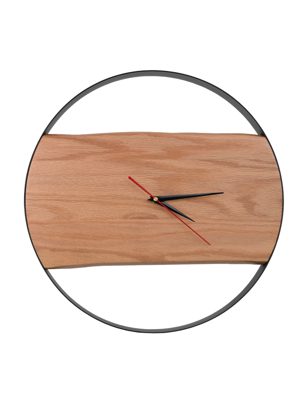 Ronde wandklok met zwart stalen frame en eikenplank met boomstamrand en zwarte wijzers