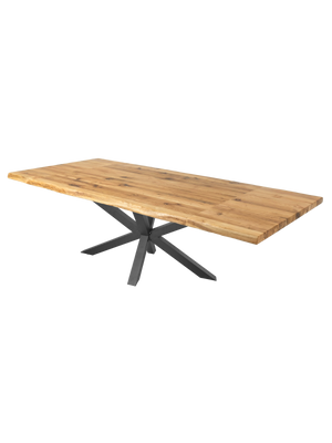 Rustieke massief houten tafel eiken met boomstamrand en knoestaandeel, schuin aanzicht op zwart Spider-onderstel