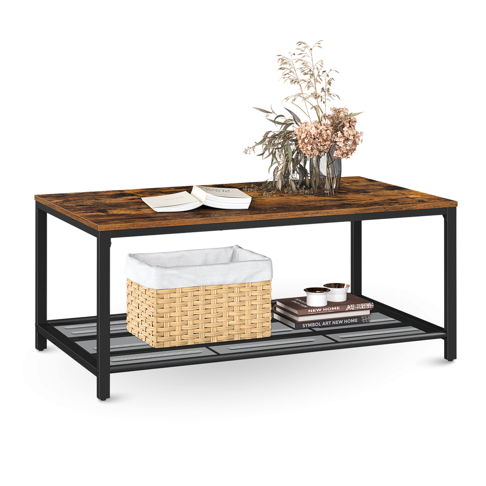 Salontafel Connie gedecoreerd met mand, boeken en bloemen, schuin aanzicht met roosterschap