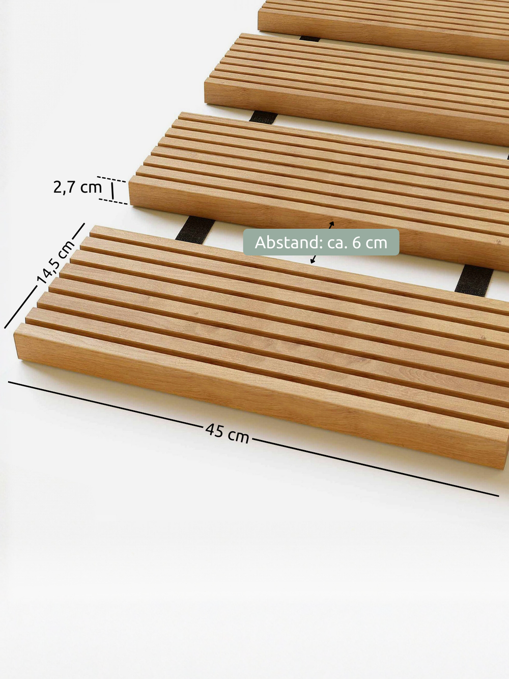 Maattekening rolpad van lariks: treden 45 cm breed, 14,5 cm diep, 2,7 cm hoog, afstand ca. 6 cm
