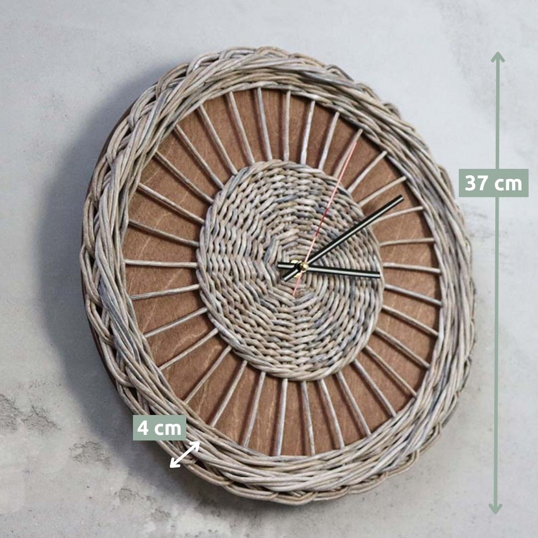 Maattekening van de ronde rattan wandklok Weave met 37 cm diameter en 4 cm diepte