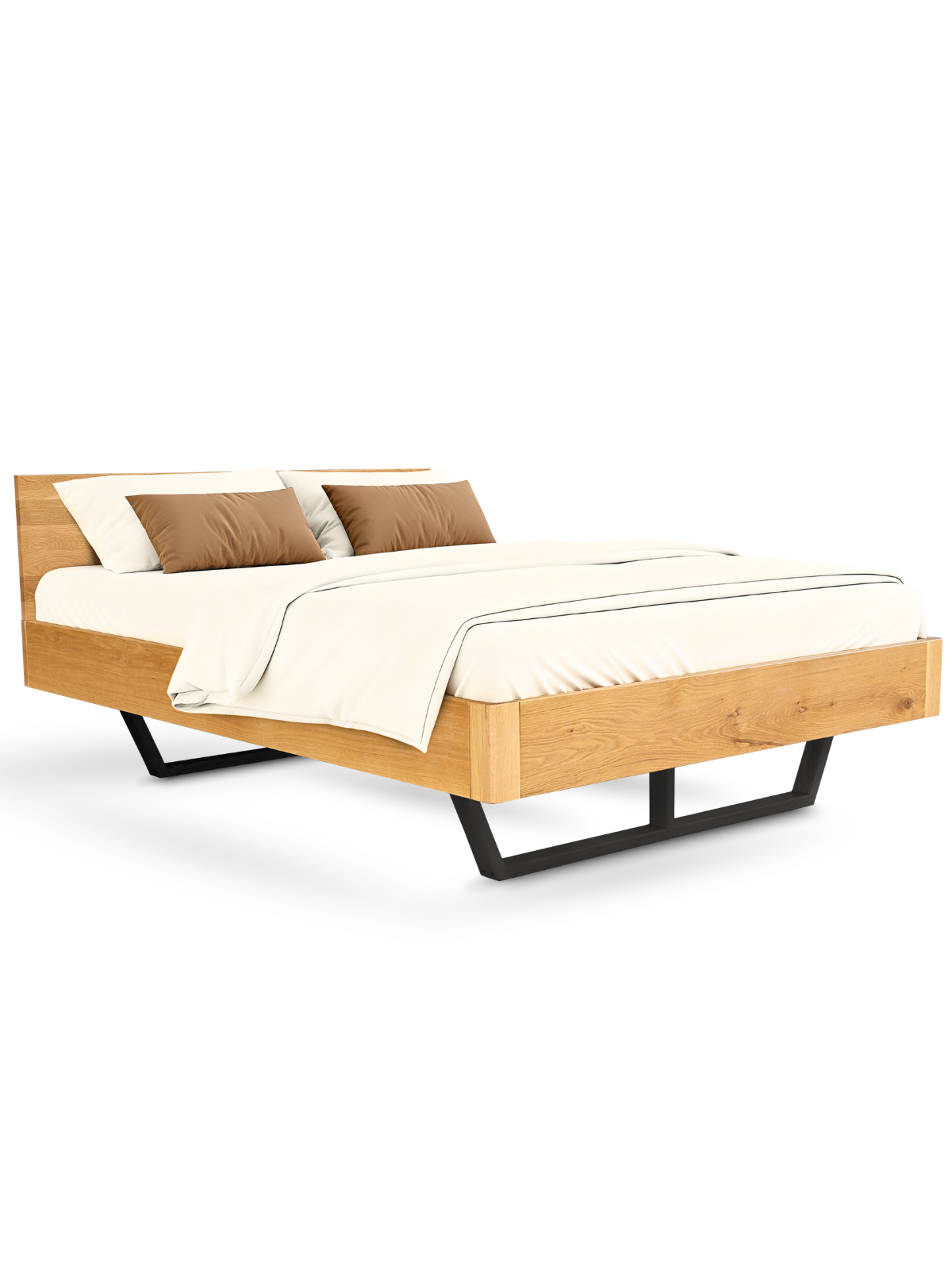 Massief houten bed van eiken met zwarte metalen sledepoten als tweepersoonsbed, opgemaakt met licht beddengoed