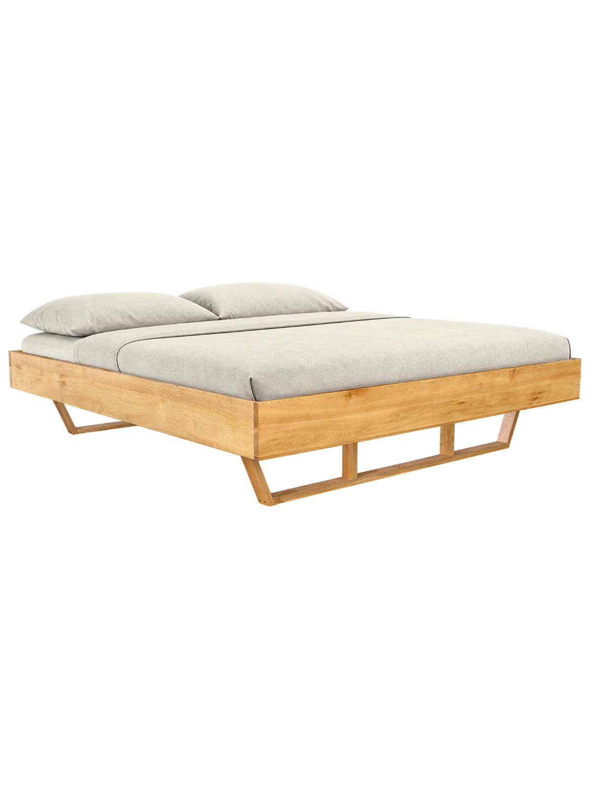 Breed massief houten bed Light van eiken zonder hoofdbord met houten sledepoten en grijs beddengoed