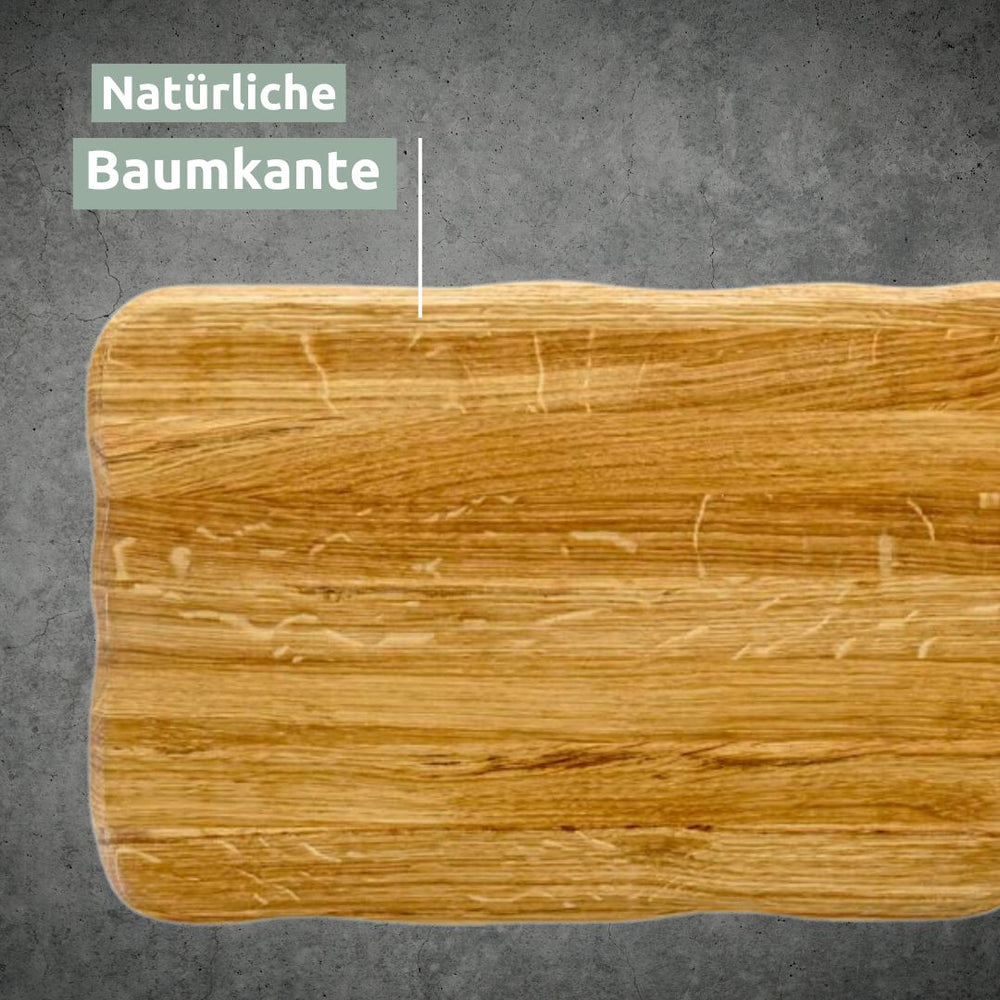 Detail van de natuurlijke boomstamrand aan de lichte eikenhouten snijplank Basic
