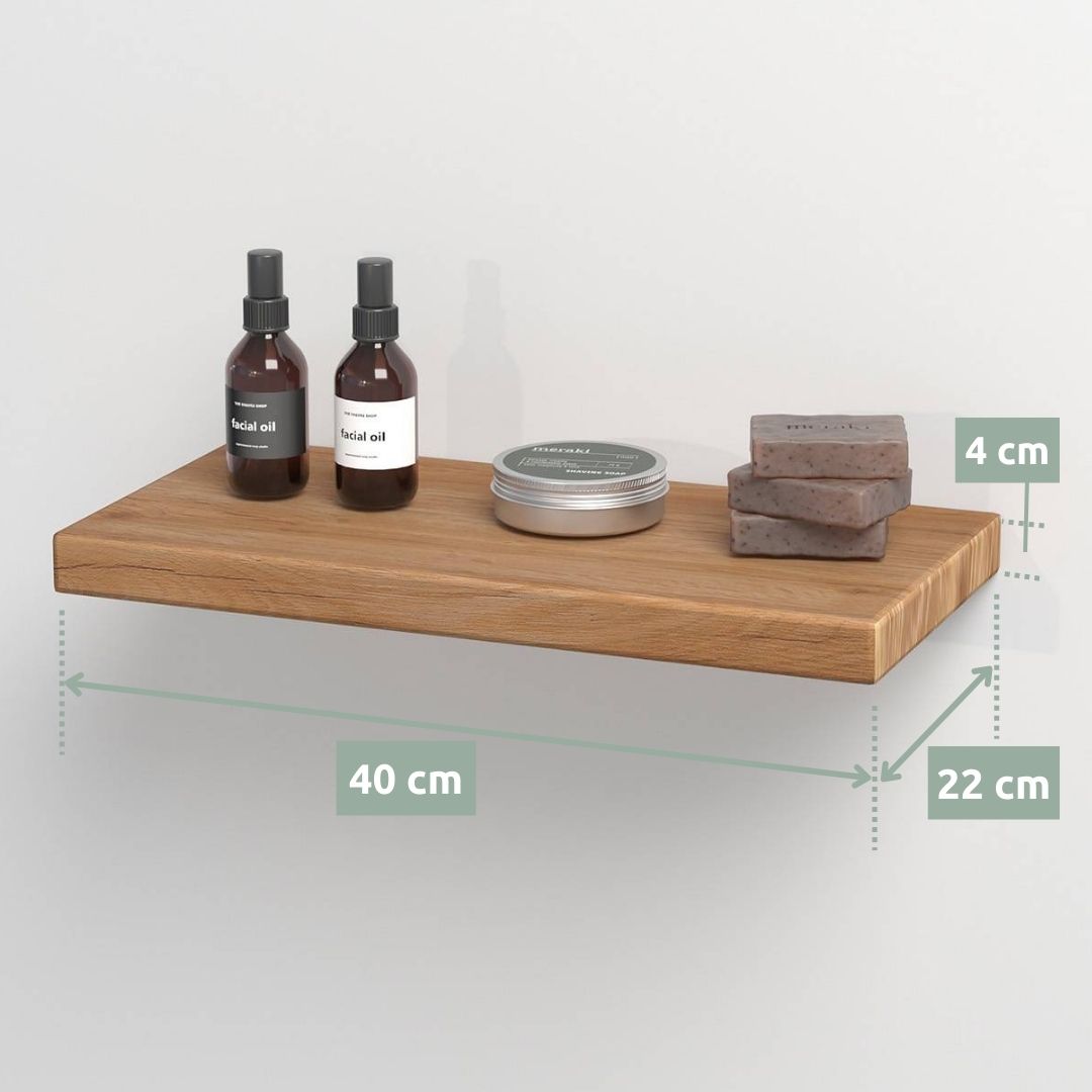 Maatgrafiek geolied wandrek eiken 40 x 22 x 4 cm met bruine cosmetica en zeepblokjes